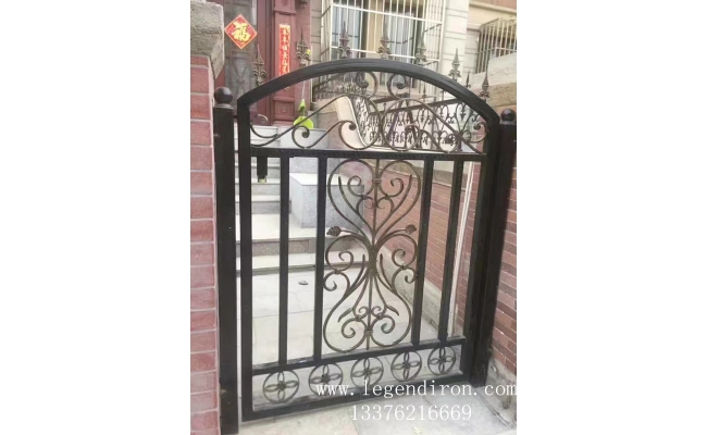 鐵藝小門(mén)